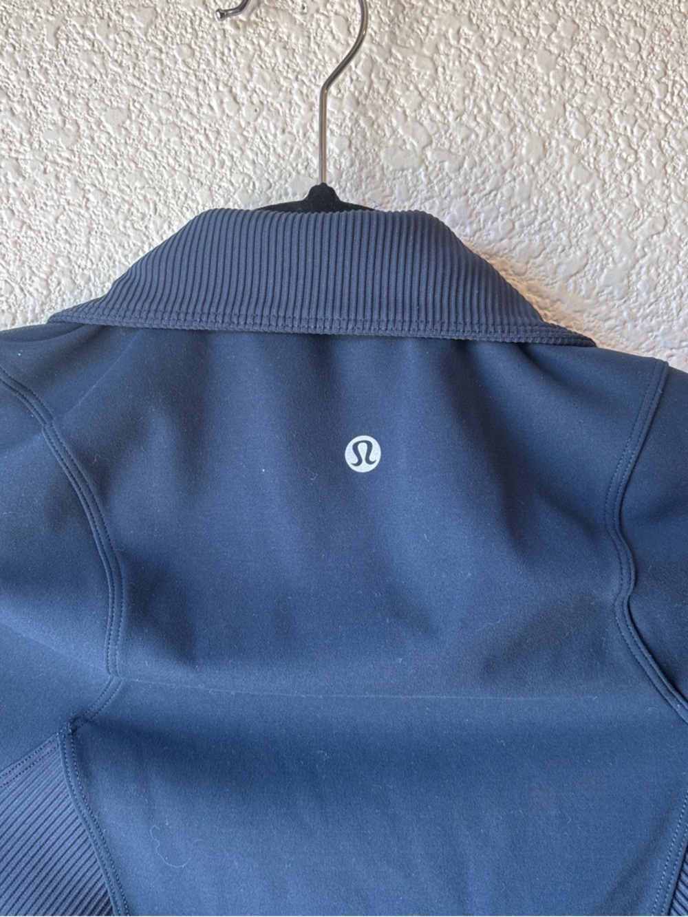 Lululemon Movement To Movement Jacket
Nocturnal Teal Size 6